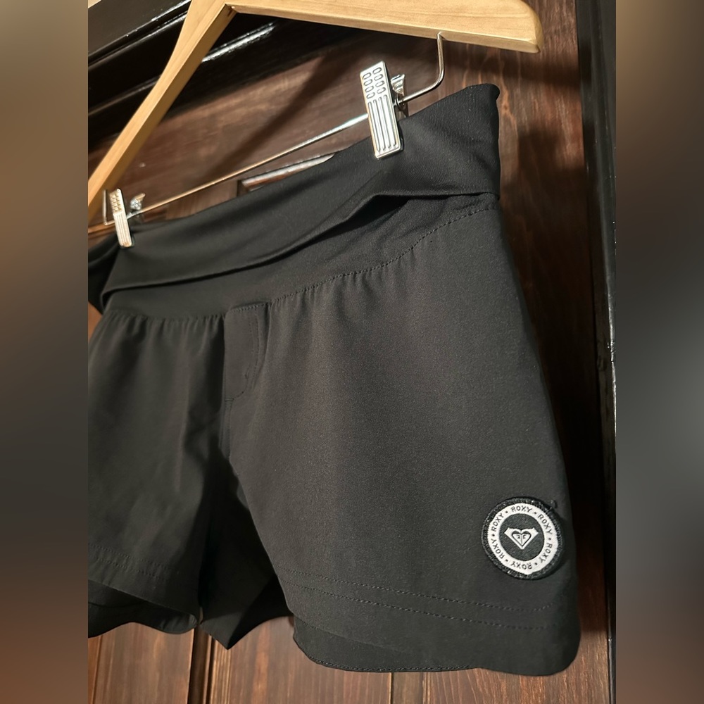 Women’s Roxy board shorts- mint condition!!
